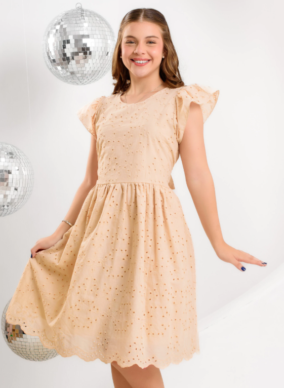 Vestidos infanto juvenil: elegância sem abrir mão da infância
